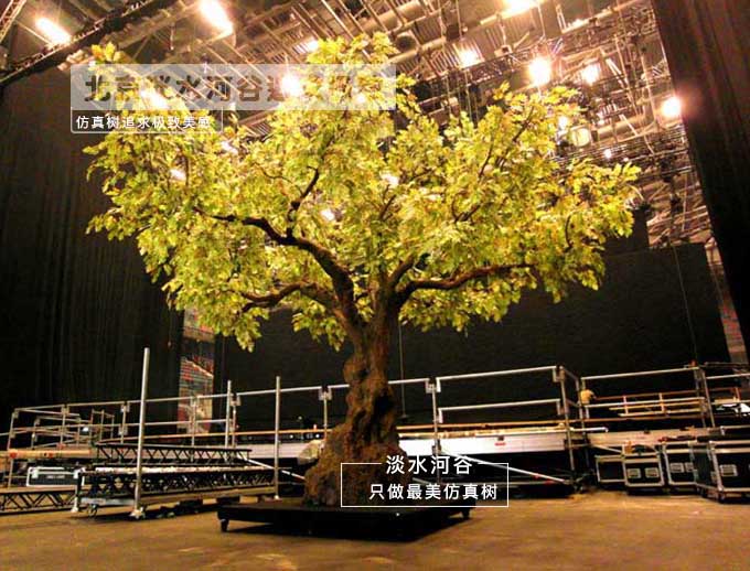 圣園工程真樹為唐山萬達廣場的仿真樹設計