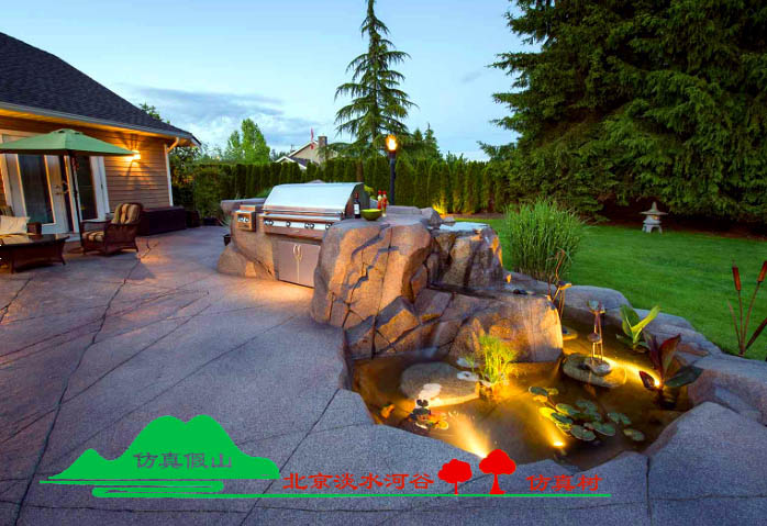 論決定塑石假山質量的三要素；造型、紋理、顏色。