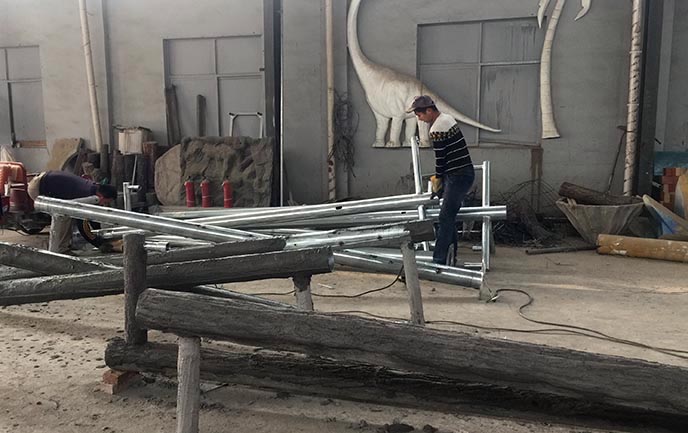 仿真電線桿樹和仿真監控桿樹是怎么制作的