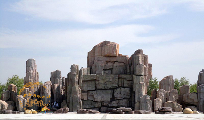 內蒙古鄂爾多斯水泥假山制作效果得到設計方及客戶認可