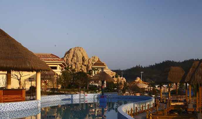 云南玉溪水泥假山制作出新高度，藝術和體量都上新高