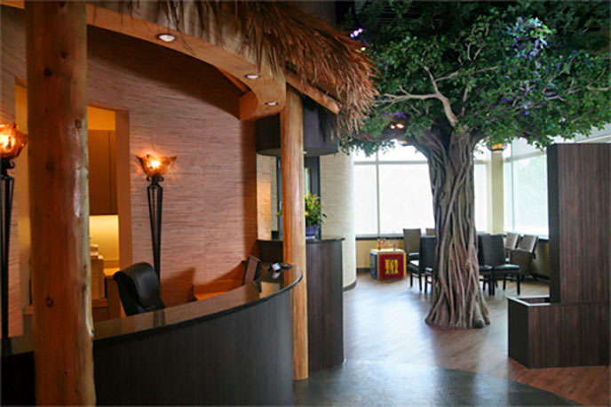 仿真榕樹依靠它優(yōu)美的外形條件已經(jīng)遍布了大江南北