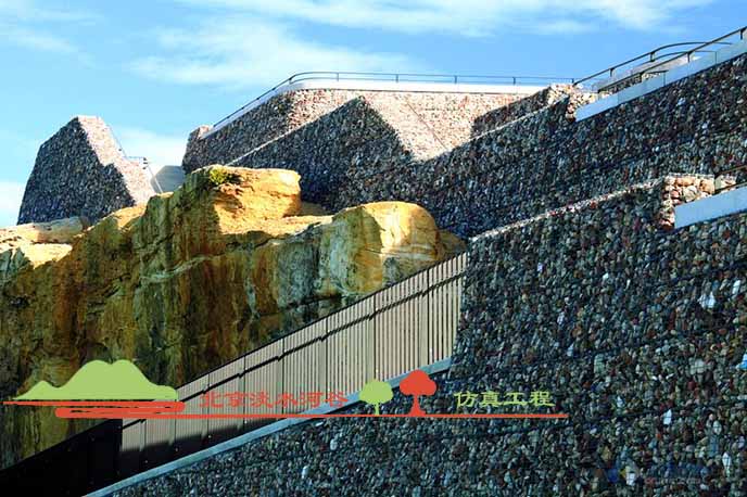 寧夏銀川塑石假山制作在山邊，用于擋土墻裝飾