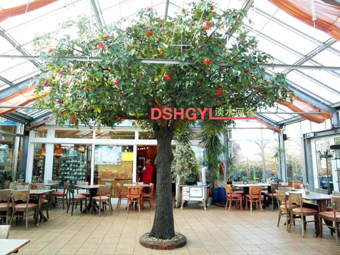 酒店大廳仿真樹是什么材質(zhì)制作的－可以自己安裝嗎