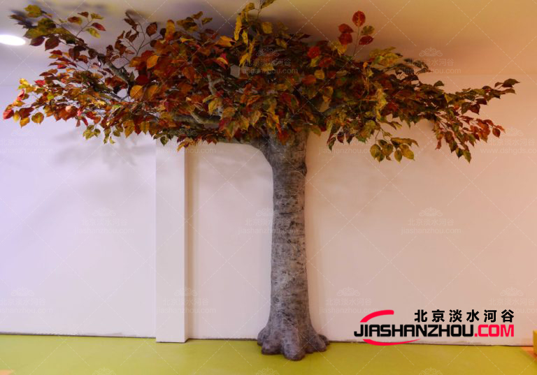 如何仔細拆箱和布置網(wǎng)購的人造仿真樹以使您獲得接近自然的效果