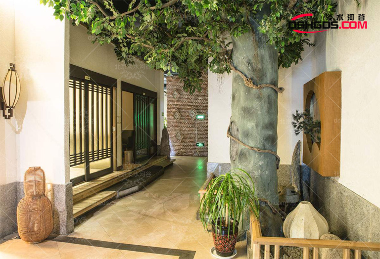 除了堅果供享美味胡桃仿真樹也是不容錯過的美景