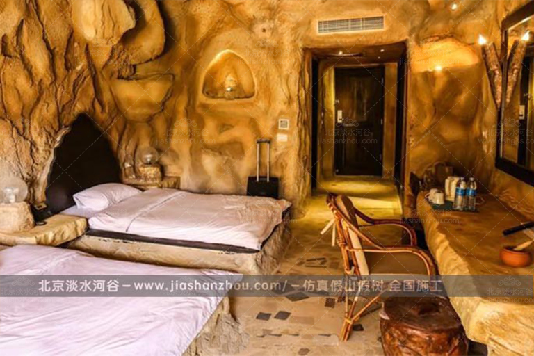 山西大同人工洞穴酒店創(chuàng)意加入壁爐設(shè)計(jì)使冬天溫暖而舒適