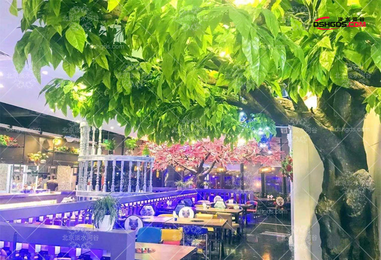 仿真榕樹專家在全國各地制作假樹