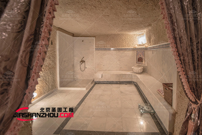 重慶真躍汗蒸中心雕細琢的仿真溶洞浴室??