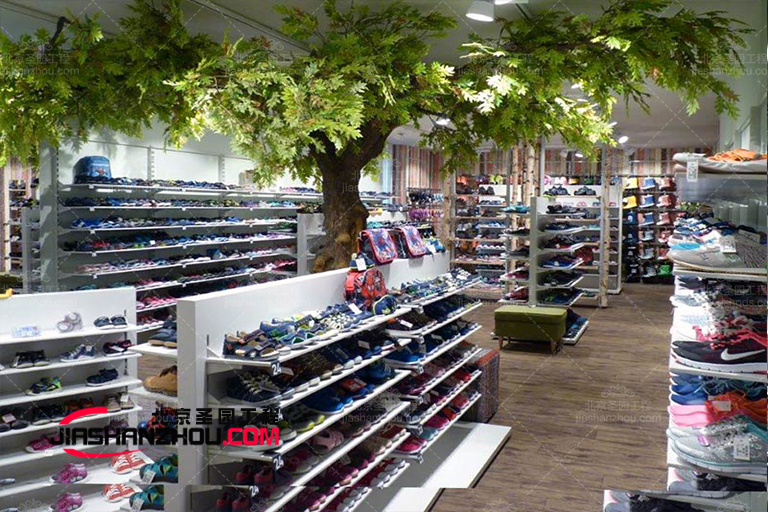 用人造仿真樹重現定義您的室內外空間