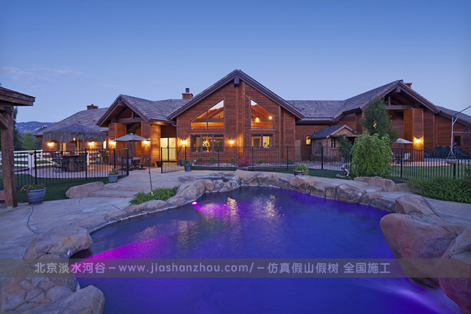 園林中水泥假山給人們多的綠色享受