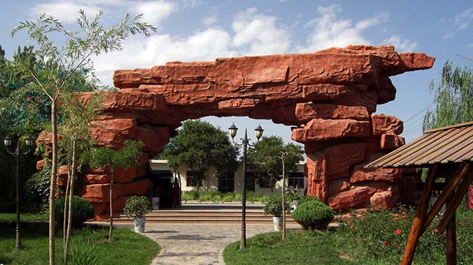 仿真樹大門生產(chǎn)過程是什么？仿真樹大門是如何制作？