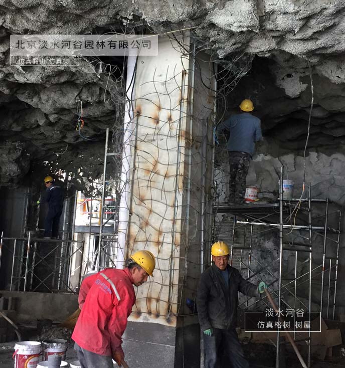 水泥直塑龍浮雕包柱子.jpg 水泥直塑龍浮雕包柱子