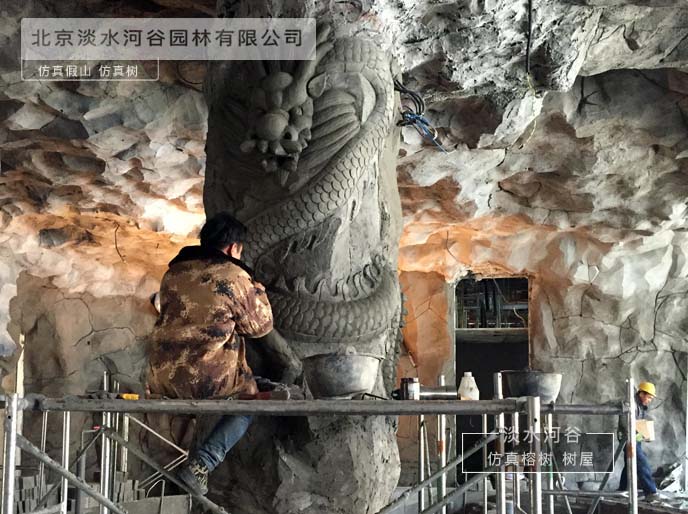 水泥直塑龍浮雕包柱子.jpg 水泥直塑龍浮雕包柱子