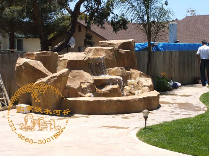 水泥假山.jpg 水泥假山