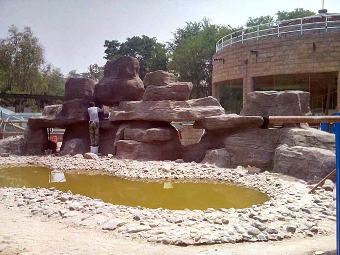 塑石假山.jpg 塑石假山