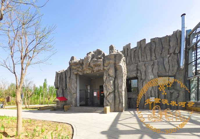 塑石假山墻.jpg 塑石假山墻