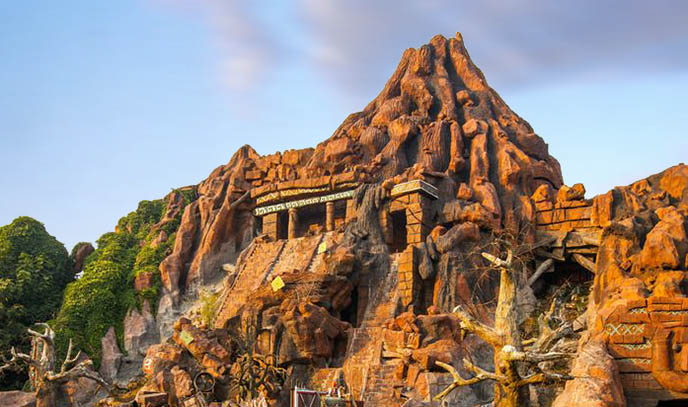 塑石假山.jpg 塑石假山