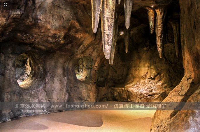 兒童樂園仿真山洞探險