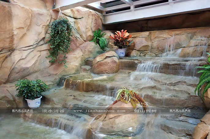 水泥假山.jpg 水泥假山