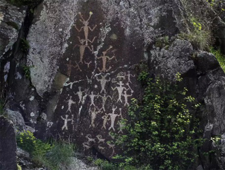 愛達荷州蛇河沿岸的水牛城埃迪巖畫.jpg 愛達荷州蛇河沿岸的水牛城埃迪巖畫