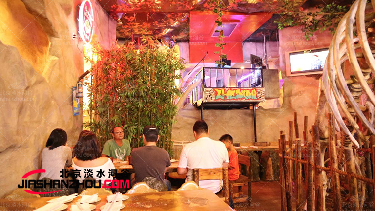 山洞轟趴館.jpg 山洞轟趴館