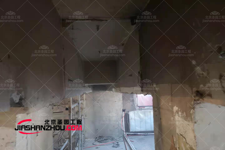 山洞餐廳.jpg 山洞餐廳