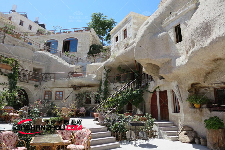 仿真假山.jpg 仿真假山.jpg